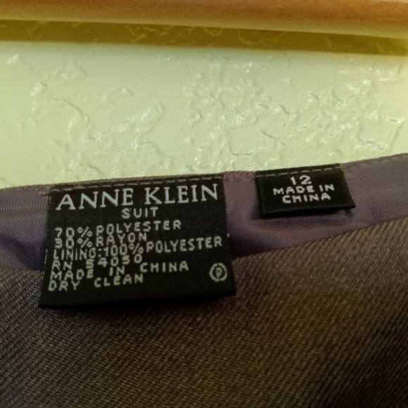 Anne Klein Suit. Straight Skirt - Size 12 - Picture 2 of 3